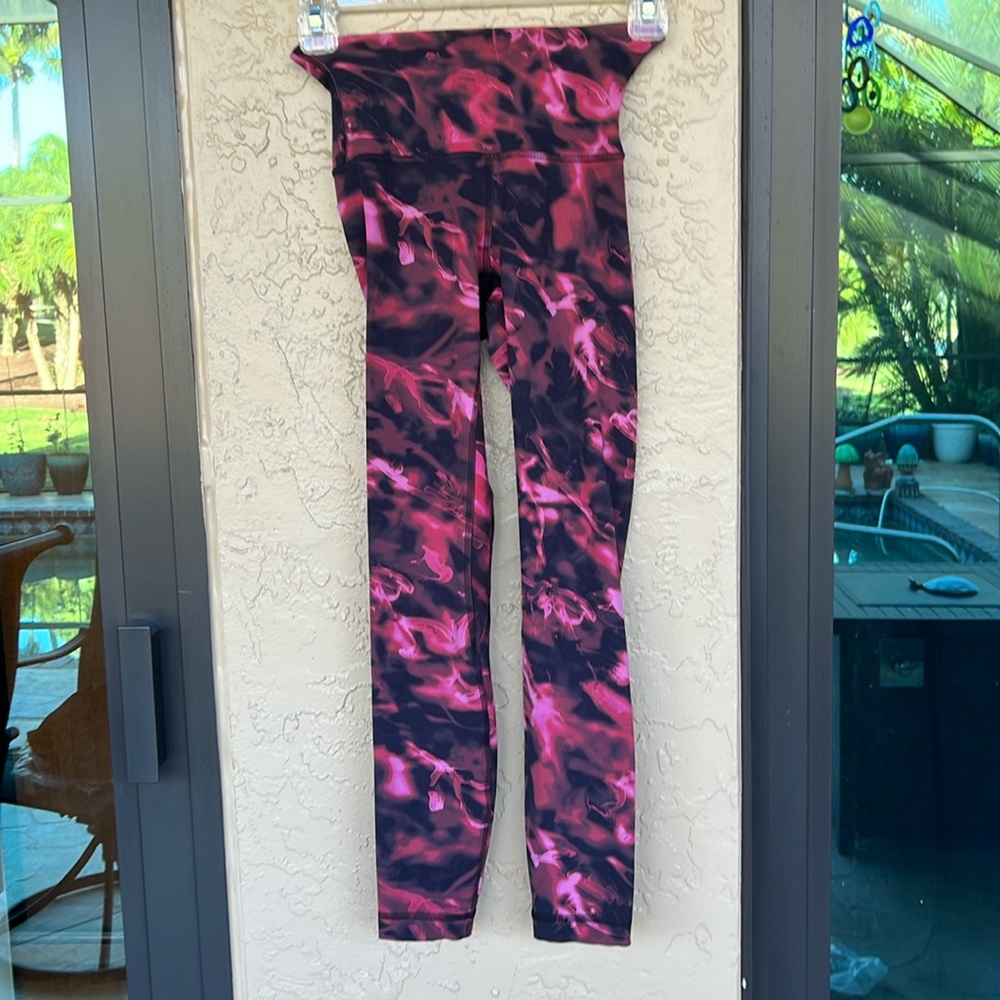 Lululemon size 0 capri beautiful leggings
